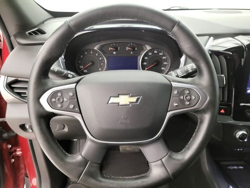 Used 2023 Chevrolet Traverse LT image 4