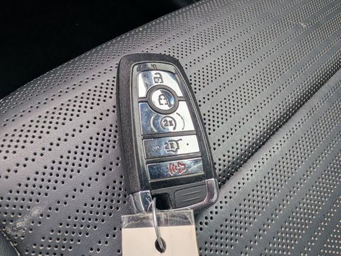 Used 2024 Lincoln Nautilus Reserve AWD/4WD image 31