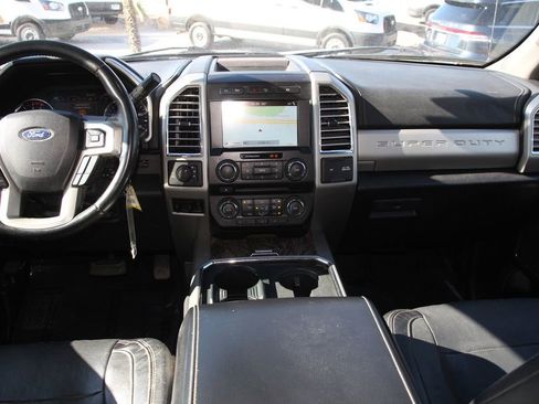 Certified 2017 Ford F250 Lariat w/ Chrome Package image 19