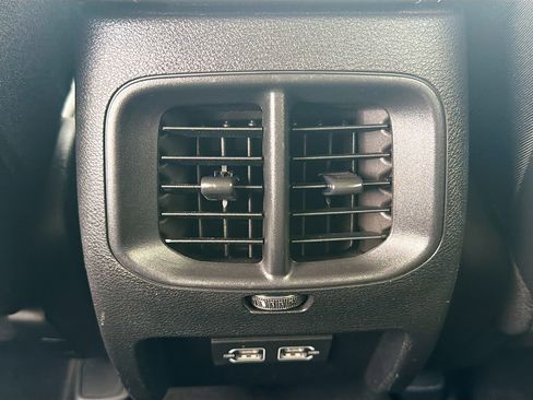 Used 2021 Jeep Cherokee Latitude Lux image 26