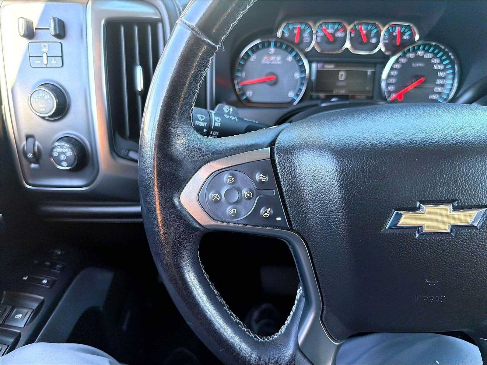 Used 2018 Chevrolet Silverado 1500 LTZ Z71 w/ LTZ Plus Package AWD/4WD image 21