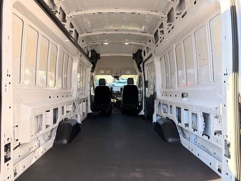 Used 2022 Ford E-Transit 148 High Roof Extended RWD image 10