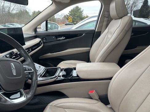 Used 2023 Lincoln Nautilus Reserve w/ Equipment Group 201A image 7