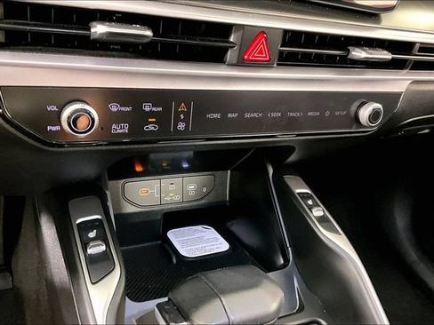 Certified 2026 Kia Sorento S w/ S Panoramic Sunroof Package FWD image 14