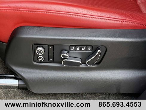 Used 2019 Bentley Bentayga image 11