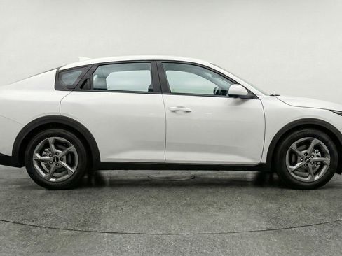 Used 2025 Kia K4 FWD image 11