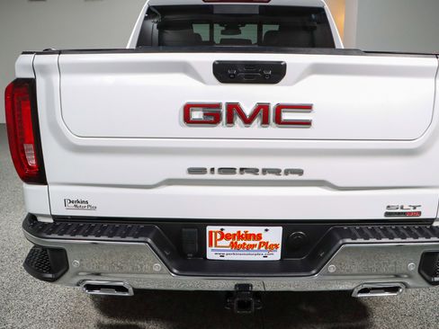 Used 2024 GMC Sierra 1500 SLT AWD/4WD image 8
