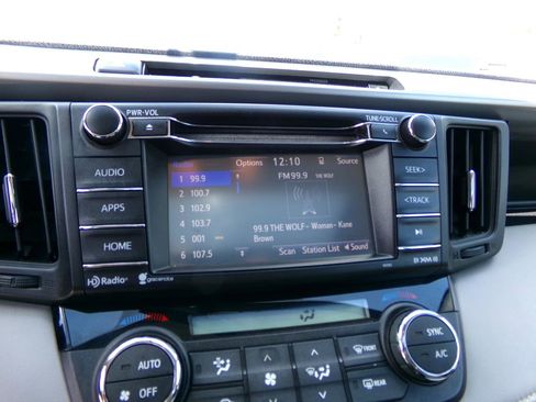 Used 2016 Toyota RAV4 XLE AWD/4WD image 17