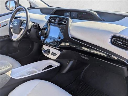 Used 2017 Toyota Prius Four Touring image 19