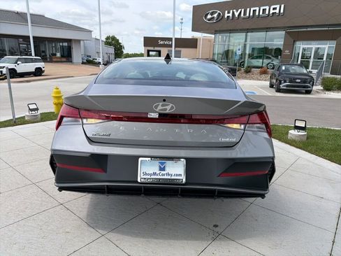 New 2026 Hyundai Elantra Limited FWD image 4