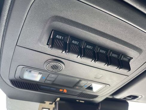 New 2025 Ford Bronco Badlands image 13