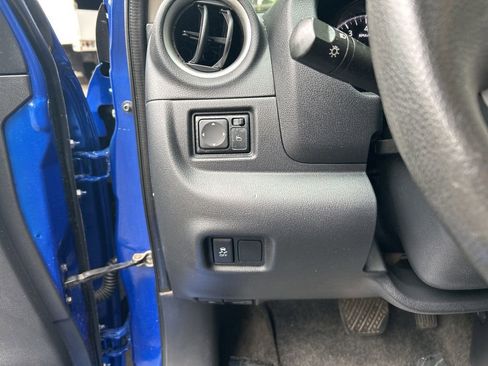 Used 2016 Nissan Versa SV FWD image 23