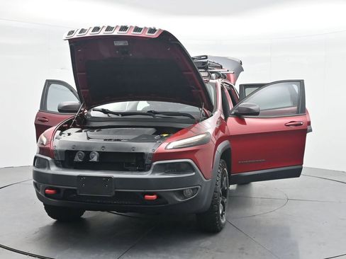 Used 2016 Jeep Cherokee Trailhawk w/ Comfort/Convenience Group AWD/4WD image 43