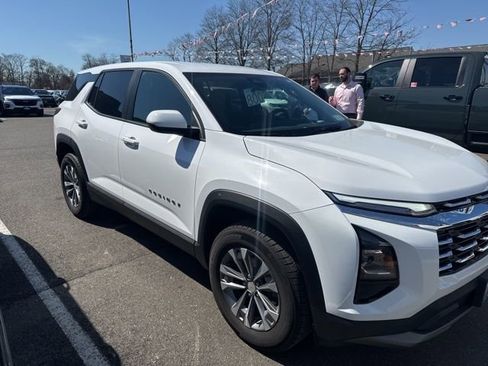 Certified 2025 Chevrolet Equinox LT image 1