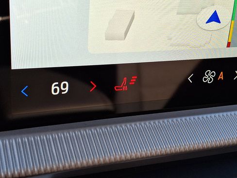 Certified 2025 Ford Explorer Active image 26