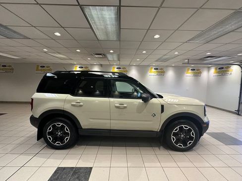 Used 2025 Ford Bronco Sport Outer Banks w/ Outer Banks Tech Package+ AWD/4WD image 3