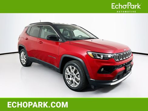 Used 2025 Jeep Compass Limited AWD/4WD image 1