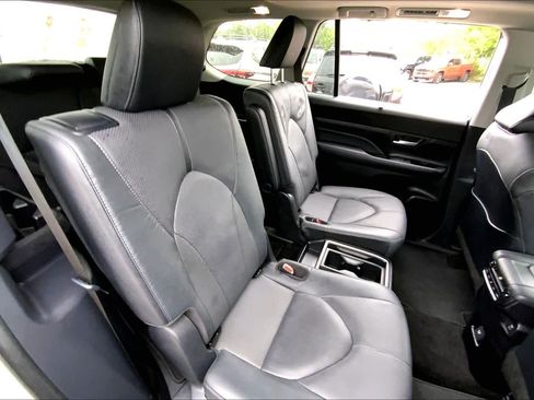 Used 2026 Toyota Grand Highlander Limited image 20