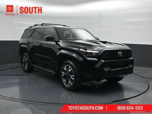 Used 2025 Toyota 4Runner TRD Sport Premium AWD/4WD image 4