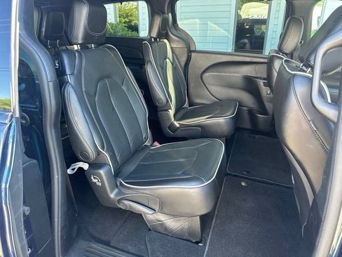 Used 2023 Chrysler Pacifica Limited w/ S Appearance Package FWD image 61