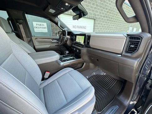 Used 2023 Chevrolet Silverado 1500 LT AWD/4WD image 41