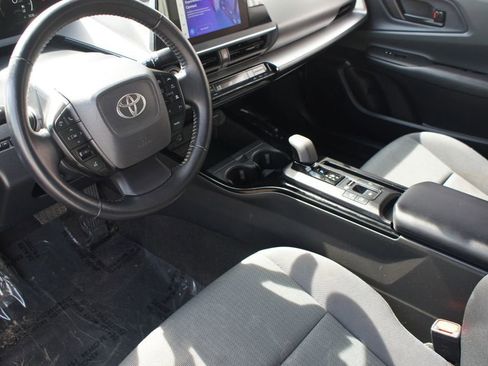Used 2023 Toyota Prius LE image 12