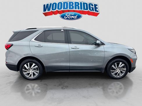 Used 2023 Chevrolet Equinox Premier image 3