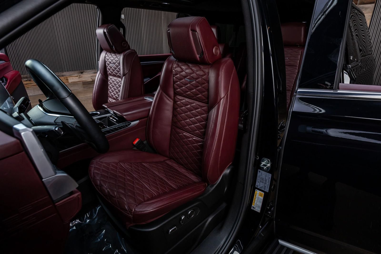Used 2025 Cadillac Escalade ESV Premium Luxury w/ Touring Package AWD/4WD image 27