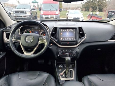 Used 2016 Jeep Cherokee Limited image 33