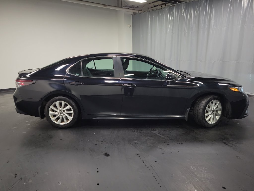 Used 2024 Toyota Camry SE FWD image 9