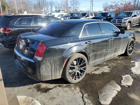 Used 2020 Chrysler 300 Touring image 3