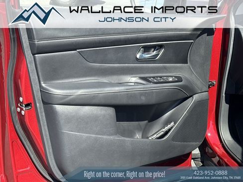 Used 2025 Nissan Murano SV AWD/4WD image 12
