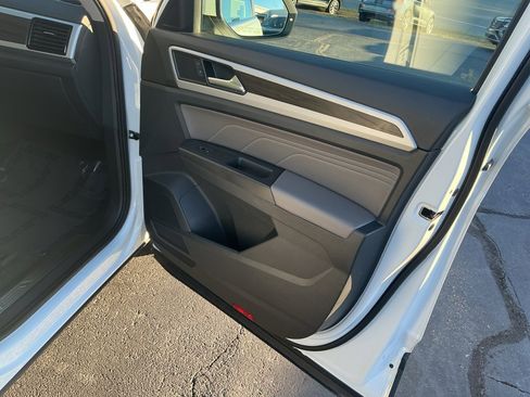 Certified 2023 Volkswagen Atlas SE image 35