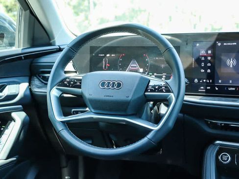 Used 2025 Audi Q5 Premium w/ Convenience Package AWD/4WD image 15