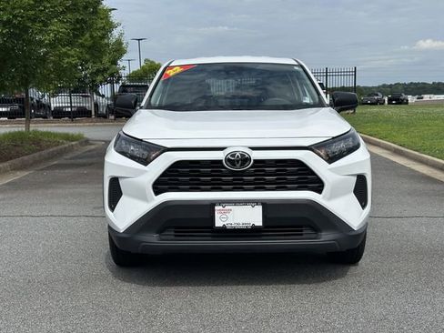 Used 2022 Toyota RAV4 LE FWD image 2