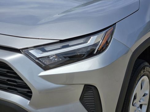 Used 2024 Toyota RAV4 LE AWD/4WD image 5