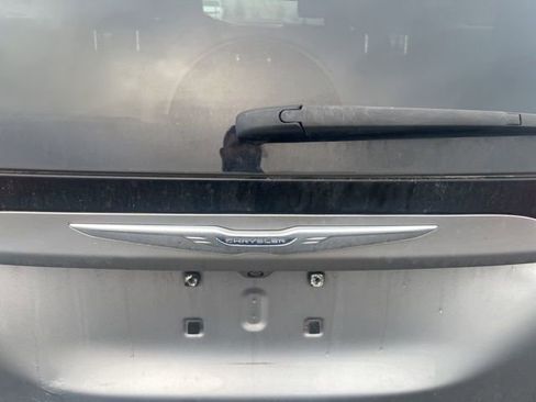 Used 2017 Chrysler Pacifica Touring image 21