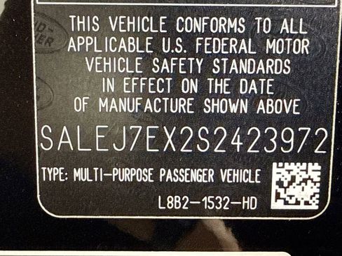 Used 2025 Land Rover Defender 110 S image 28