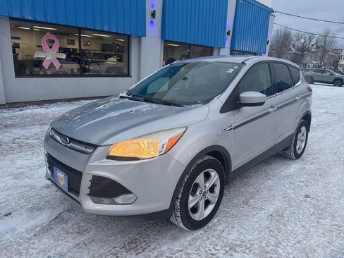 Used 2014 Ford Escape SE image 2