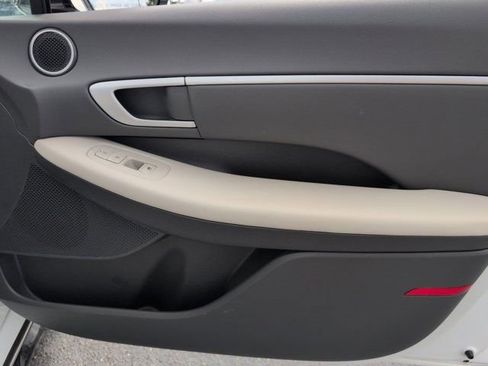 Used 2025 Hyundai Sonata SEL FWD image 32
