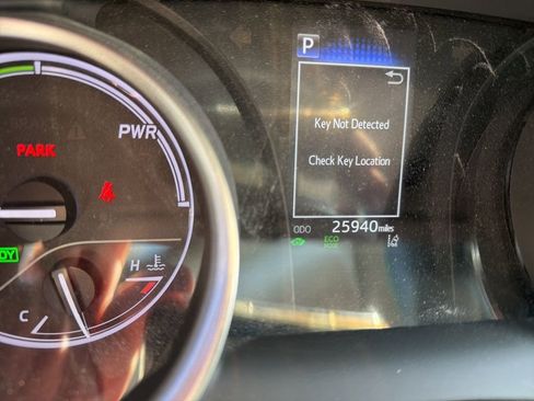 Used 2022 Toyota Camry LE image 4