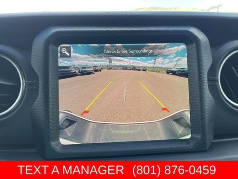 Used 2023 Jeep Gladiator Overland AWD/4WD image 22