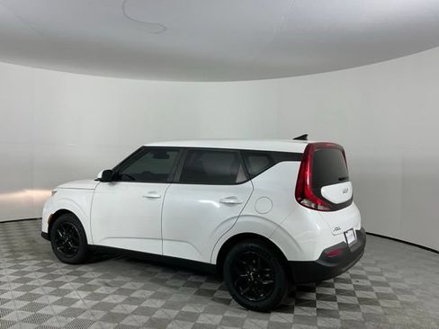 Used 2022 Kia Soul LX w/ Technology Package FWD image 7