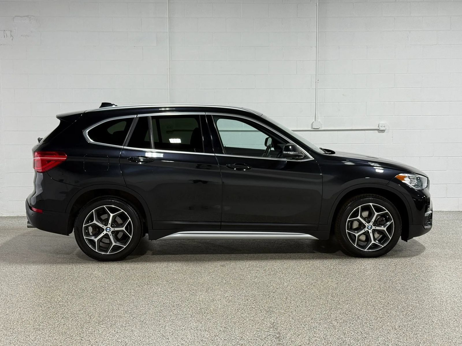 Used 2019 BMW X1 xDrive28i w/ Convenience Package AWD/4WD image 5