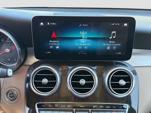 Used 2020 Mercedes-Benz GLC 300 4MATIC w/ Multimedia Package image 30