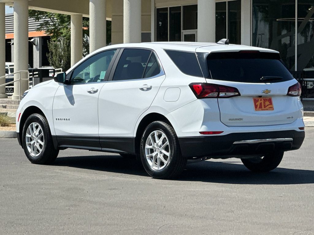 Used 2024 Chevrolet Equinox LT AWD/4WD image 3