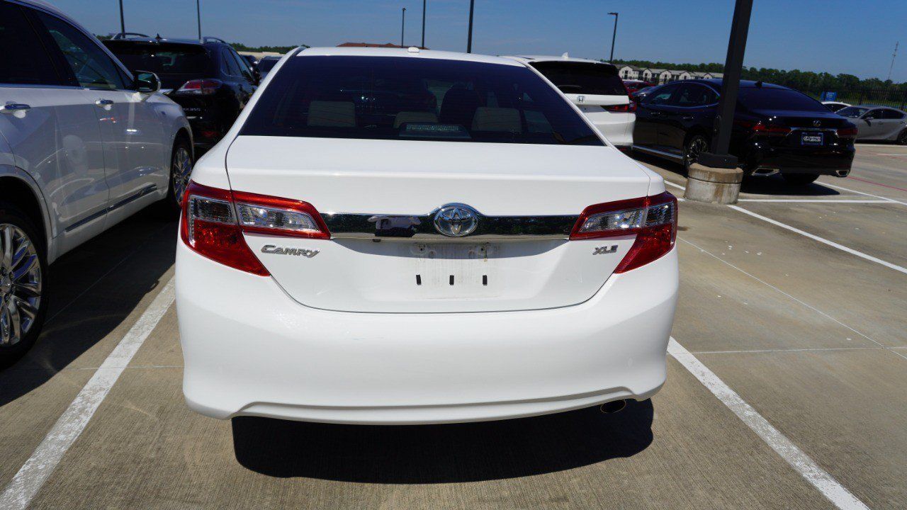 Used 2012 Toyota Camry XLE w/ Convenience Pkg FWD image 6