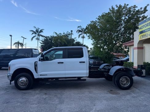 Used 2024 Ford F350 4x4 Crew Cab XL DRW w/ XL Chrome Package image 3