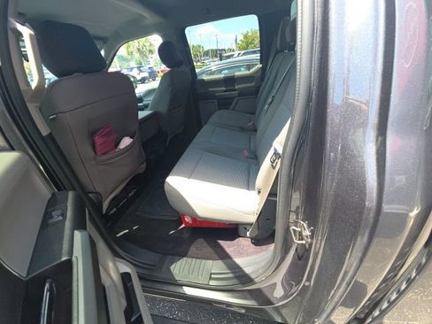 Used 2017 Ford F150 XLT AWD/4WD image 10
