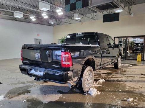 Used 2023 RAM 3500 Laramie AWD/4WD image 5